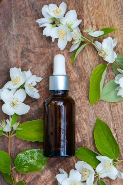 Esasen Yasemin yağı. Bioproduct, organik kozmetik. Parfüm, kozmetoloji, aromaterapi.