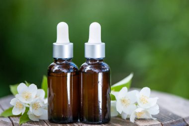 Esasen Yasemin yağı. Bioproduct, organik kozmetik. Parfüm, kozmetoloji, aromaterapi.