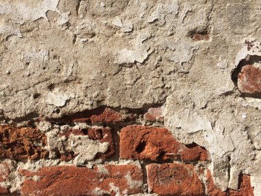 Eski düşen tuğla duvar doku. Grunge antik mimari yüzey. Beton malzeme arka plan dokulu.