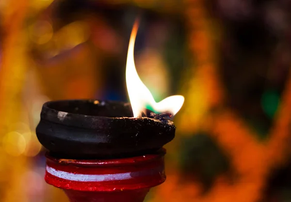 Lâmpada Barro Acesa Cima Suporte Barro Ídolo Adoração Durgapuja India — Fotografia de Stock