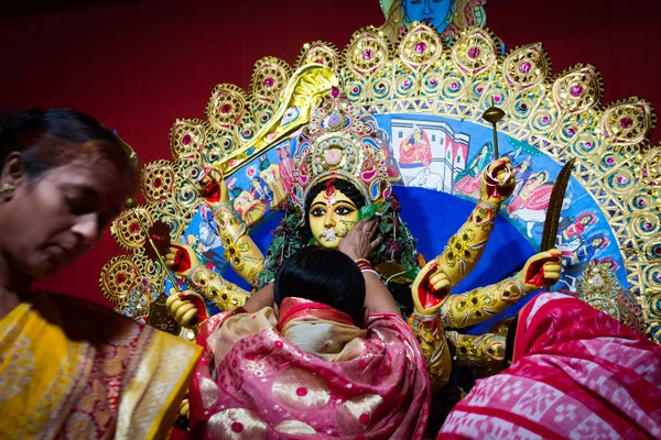 Septiembre 2017 Kolkata India Durga Baran Ritual Married Damas Saludo —  Fotos de Stock