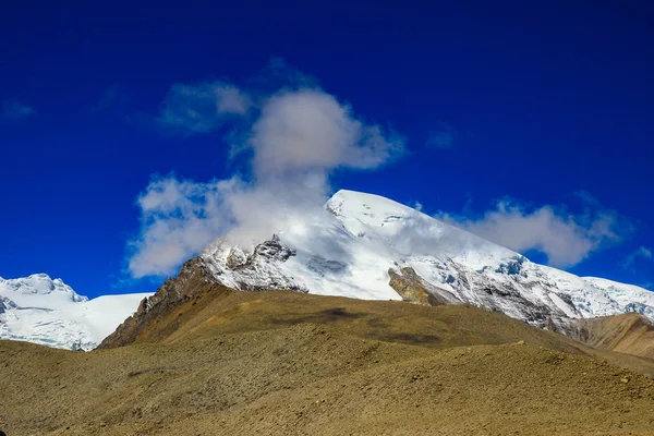 Landschap Van Diepblauwe Lucht Ijs Bedekte Toppen Van Himalaya Gebergte — Stockfoto