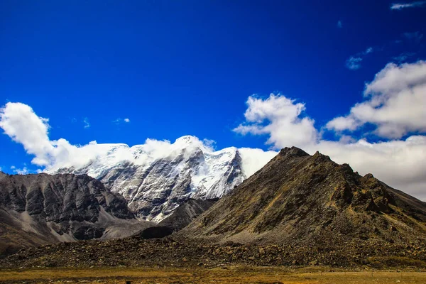 Landscape Deep Blue Sky Ice Capped Peaks Himalayan Mountains White — Stock Photo, Image