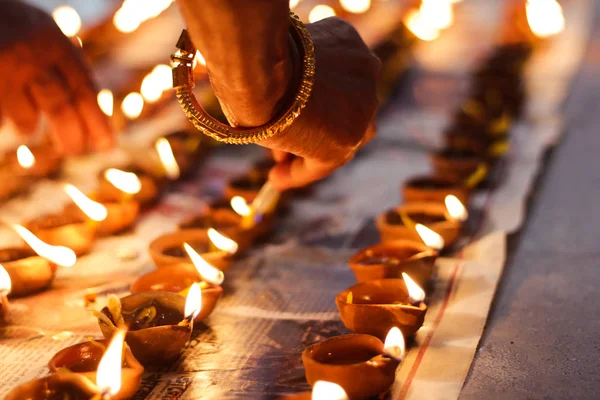 Освітлення Землею Дією Лампи Свічками Нагоди Дівалі Сандхі Пухо — стокове фото