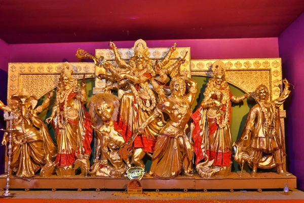 2018 年にコルカタ 西ベンガル州 India Godess ドゥルガー アイドル Pandal Durga プジャではベンガル語のコミュニティの最も重要な世界的なヒンズー教の祭り — ストック写真