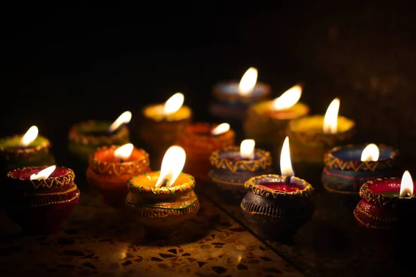 Oświetlenie Lampy Gliniane Diya Świecami Przy Okazji Diwali Sandhi Pujo — Zdjęcie stockowe