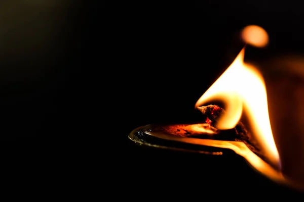 Bir yağ lambası yangın alev makro görüntü yakın — Stok fotoğraf