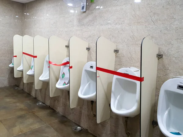 Juni 2020 Bagdogra Flughafen Siliguri Westbengalen Indien Angrenzende Urinale Blockiert — Stockfoto