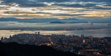 Georgetown, Penang Penang tepeden şafakta görüntülendi