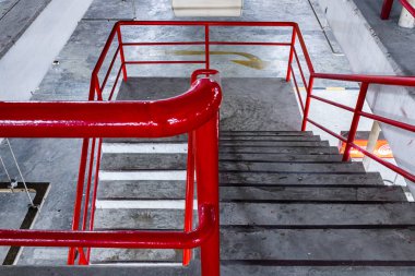 Şehir içi otoparktan merdivenler.