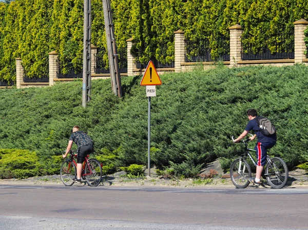 Jaslo Yaslo Polen Mai 2018 Verkehrszeichengefahr Auf Der Autobahn Verkehrssicherheit — Stockfoto