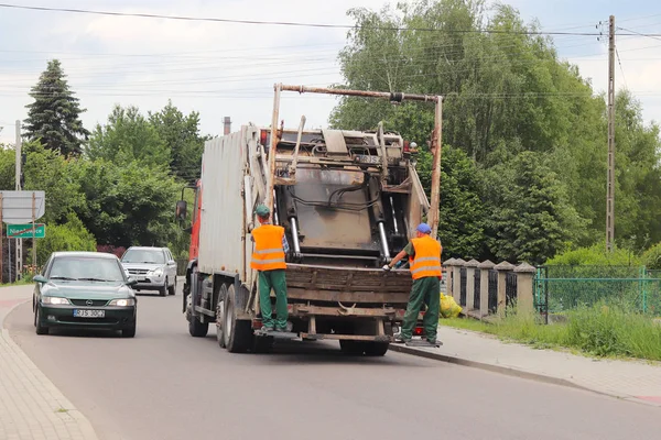 Jaslo Polonia Mayo 2018 Recogida Transporte Basura Doméstica Por Parte — Foto de Stock