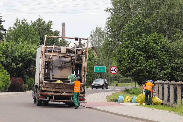 Jaslo Polonia Mayo 2018 Recogida Transporte Basura Doméstica Por Parte — Foto de Stock