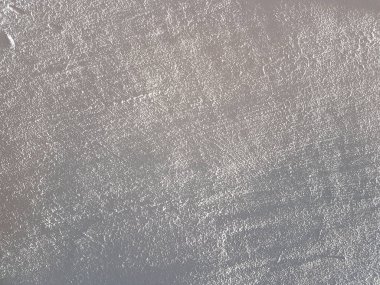 Evin duvarına ile nemli kireç boyalı beyazdır. Doku ve arka plan dekorasyon ve tasarım için. Dekorasyon iç ve binanın cephe. Kırsal geleneksel teknolojileri 