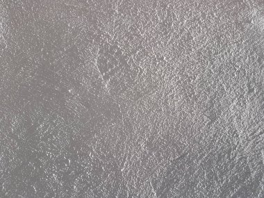 Evin duvarına ile nemli kireç boyalı beyazdır. Doku ve arka plan dekorasyon ve tasarım için. Dekorasyon iç ve binanın cephe. Kırsal geleneksel teknolojileri 