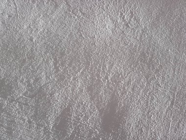 Evin duvarına ile nemli kireç boyalı beyazdır. Doku ve arka plan dekorasyon ve tasarım için. Dekorasyon iç ve binanın cephe. Kırsal geleneksel teknolojileri 