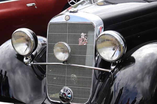 ヤスウォ ポーランド 2018 1939年リリースからブランド Marsedes の古い黒い乗用車 歴史的な車の復元 趣味や自由な時間 自動車に乗るし 自動表示 — ストック写真