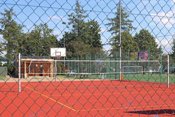 Yaslo Polen Juli 2018 Modern Basketbal Volleybal Hof Multifunctionele Speeltuin — Stockfoto