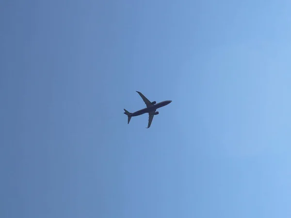 Avion Passagers Volant Haut Dans Ciel Parmi Les Nuages Air — Photo
