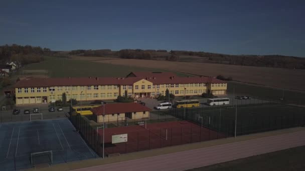 Wisniowa Pologne 2018 Complexe Sportif Scolaire Ouvert Panorama Des Terrains — Video