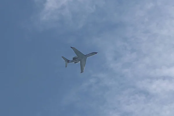 Avion Passagers Volant Haut Dans Ciel Parmi Les Nuages Air — Photo