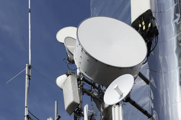 Zenders Van Radiosignalen Elektrische Netwerk Ecologie Van Macht Technische Paal — Stockfoto