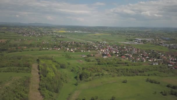 Panorama Volo Uccello Europa Centrale Villaggio Polacco Trova Tra Verdi — Video Stock