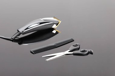 Saç berber Clippers, gri ayna BAC üzerinde saç kesimi aksesuarları