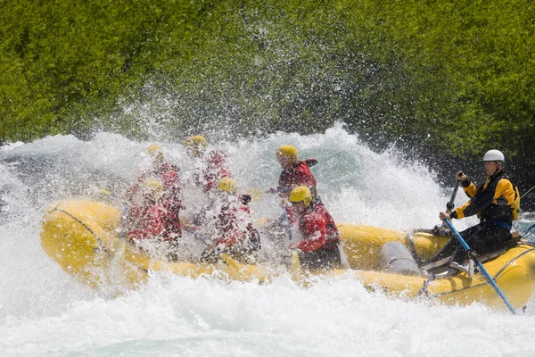 Lanzamiento Rafting Río Futaleufu Chile — Foto de Stock