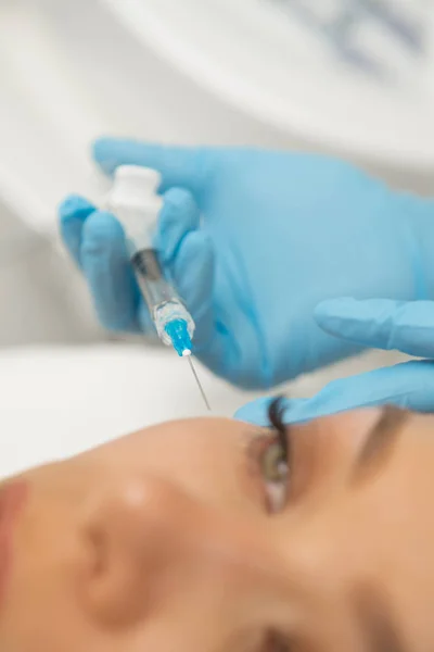 Függőleges Zár Megjelöl Ból Egy Profi Kozmetikus Teljesítő Arc Botox — Stock Fotó