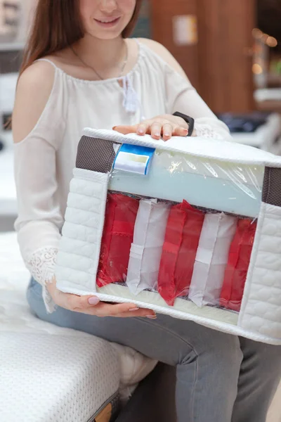 Vertical Cropped Shot Female Customer Holding Orthopedic Mattress Sample — Stock Photo, Image