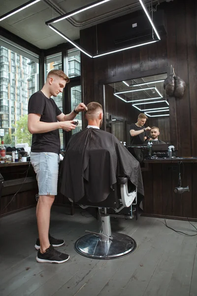 Vertical Full Lenght Shot Professional Barber Working His Barbershop — Stock Photo, Image
