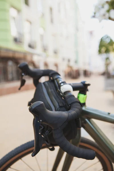 Cropped Vertical Shot Bike Bag Bicycle Copy Space — Stock Photo, Image