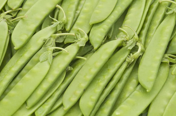 This is a picture of field peas.The field peas is a green pea.Cook in soup or stir-fry.