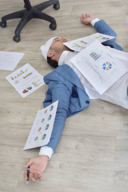 Yaralı ve iş sorundan vurguladı iş adamı.
