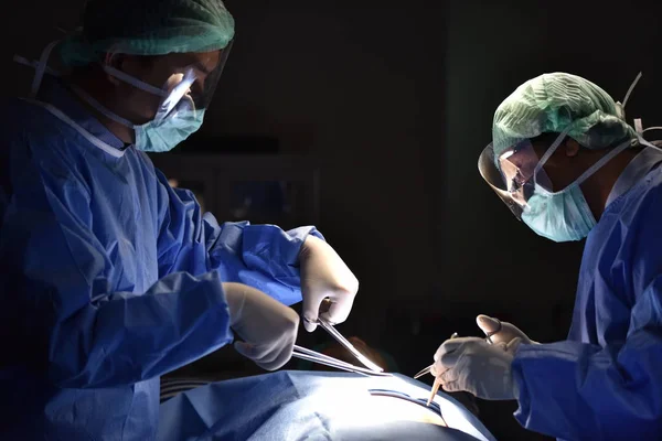 Týmový Chirurg Operačním Sále Chirurgické Světlo Operačním Sále Příprava Zahájení — Stock fotografie