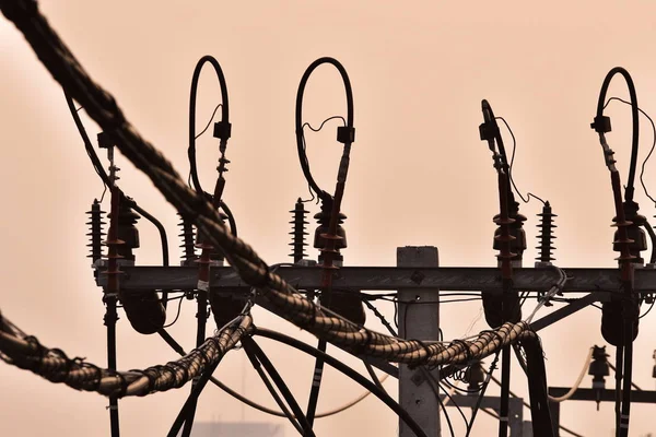 Alambres Eléctricos Sobre Fondo Cielo — Foto de Stock