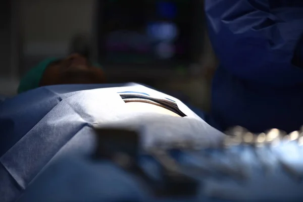 Enfermera Que Prepara Los Instrumentos Médicos Para Operación Equipo Médico — Foto de Stock