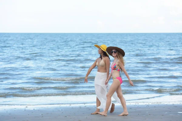 Piękny Model Strój Kąpielowy Miłej Zabawy Plaży Wieczorem Zdjęcia Pięknych — Zdjęcie stockowe