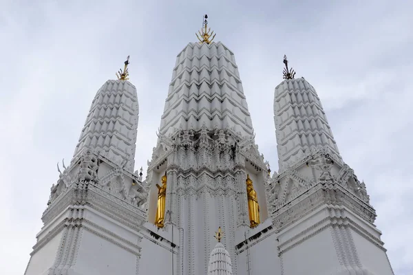 Los Templos Tailandeses Hermosa Pagoda Blanca Son Hermosos Diseños Estuco — Foto de Stock