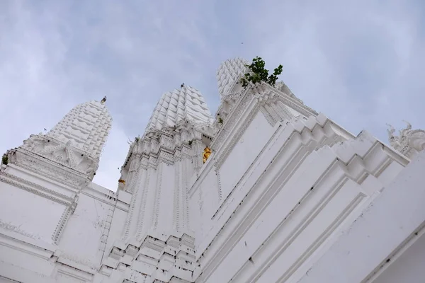 Тайські Храми Красиві Білі Pagoda Красива Ліпнина Конструкції Стародавні Зображення — стокове фото