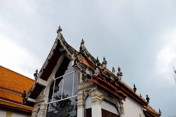 Tayland Tapınak Güzel Beyaz Pagoda Güzel Sıva Tasarımları Vardır Antik — Stok fotoğraf