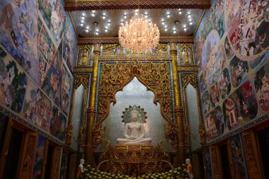 Tapınak uzun yıllar önce benzersiz Tay tarzı mimari ile inşa oldu. Tayland tapınak çoğunu Tay altın renkli dekorasyon desenle tarafından dekore edilmiştir.