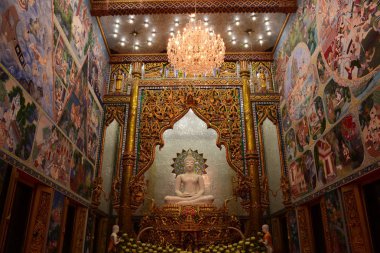 Tapınak uzun yıllar önce benzersiz Tay tarzı mimari ile inşa oldu. Tayland tapınak çoğunu Tay altın renkli dekorasyon desenle tarafından dekore edilmiştir.