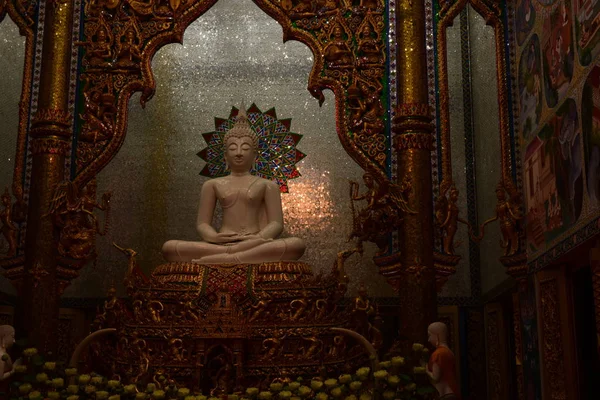 Tay Tapınaklar Tay Altın Renkli Dekorasyon Desenle Tarafından Dekore Edilmiştir — Stok fotoğraf
