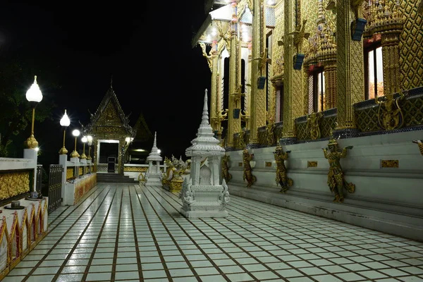 Belo Templo Com Céu Limpo Tailândia Templo Foi Construído Muitos — Fotografia de Stock