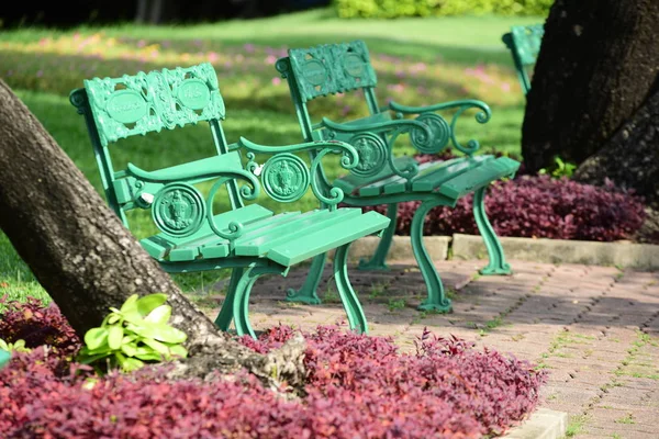 Frühlingshafter Garten Schöner Garten Mit Farbenfrohen Blumen Formaler Garten Park — Stockfoto