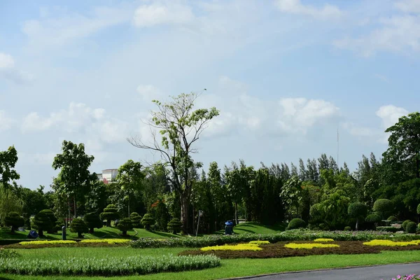 Frühlingshafter Garten Schöner Garten Mit Farbenfrohen Blumen Formaler Garten Park — Stockfoto