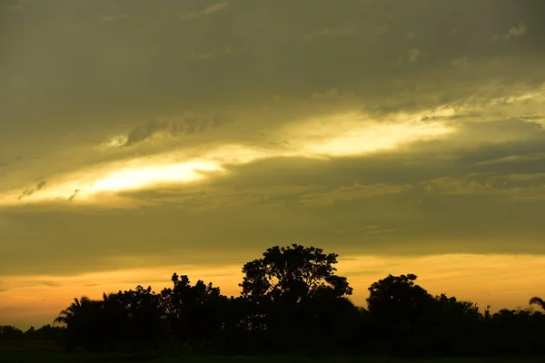 Cielo Campo Nubes Puesta Sol Puesta Sol Paisaje Campo Cielo — Foto de Stock