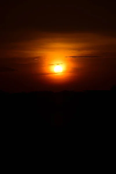Ουρανό Πεδίο Σύννεφα Ηλιοβασίλεμα Ηλιοβασίλεμα Τοπίο Πεδίο Και Τον Ουρανό — Φωτογραφία Αρχείου